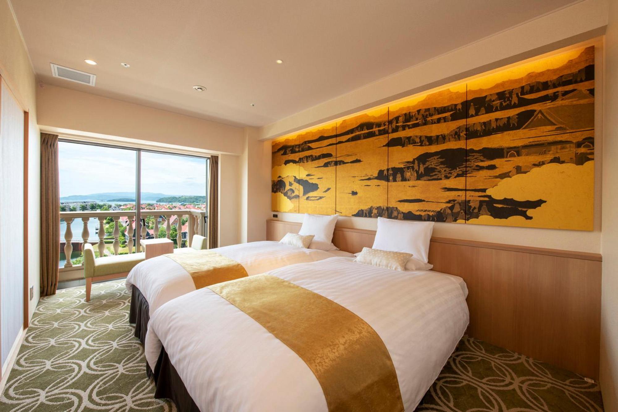 Hotel Okura Jr Huis Ten Bosch Sasebo Exterior foto A room at the hotel