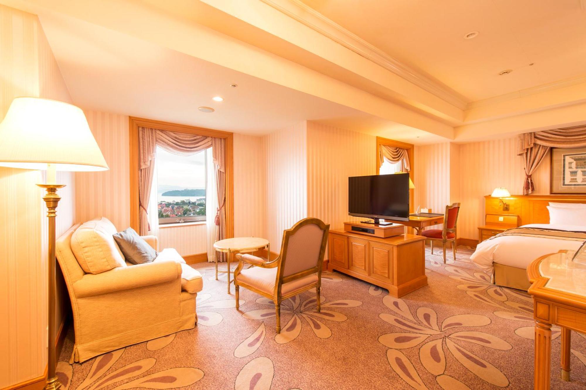 Hotel Okura Jr Huis Ten Bosch Sasebo Exterior foto A suite at the hotel